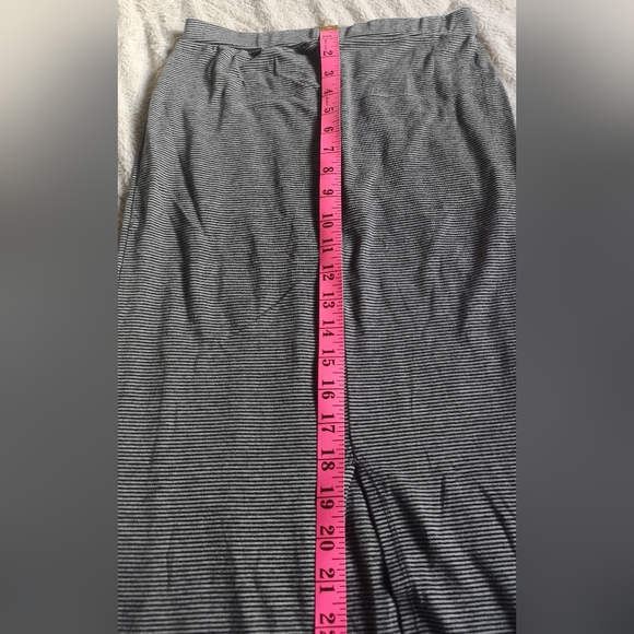 Long skirt - Picture 6 of 6